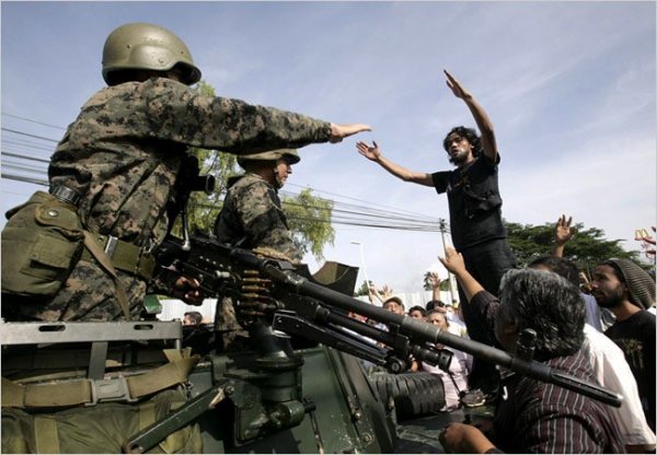 Jeune manifestant hondurien s'opposant au coup d'état : pas vu à la tv
