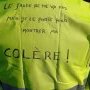 Le jaune ne me va pas, mais je le porte pour monter ma colére !