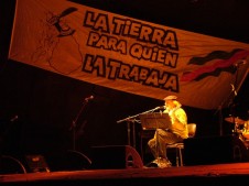 Daniel_Viglietti_-_La_tierra_para_quien_la_trabaja