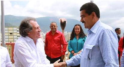 Le Chancelier uruguayen Almagro et le Président vénézuélien Maduro à Caracas, le 26 mars 2013.