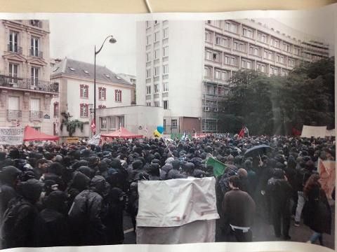 çà des manifestants syndicaux ? Non des casseurs !