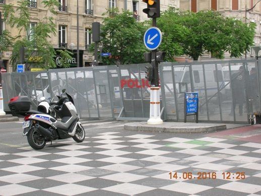 les rues hermétiquement fermées