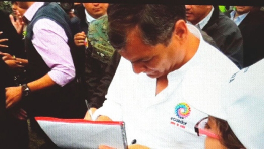 En Équateur, le président Correa s'est joint á la campagne 