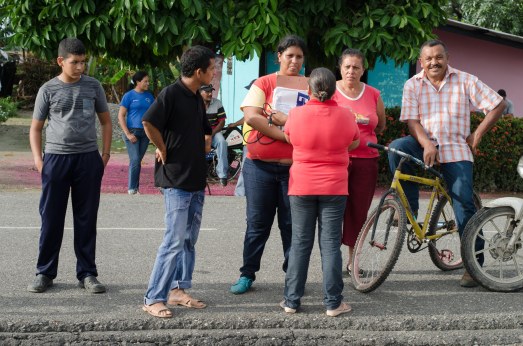 Comuneros-y-comuneras-conversando