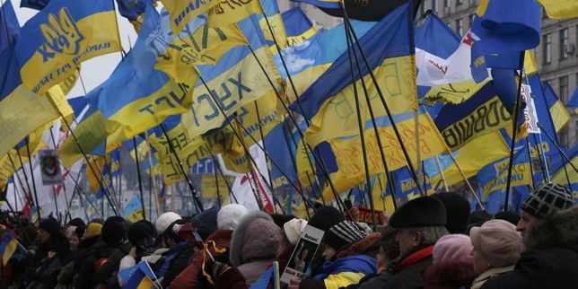 Ukraine, vite de la lumière. Intensifions le faisceaux du projeteur 